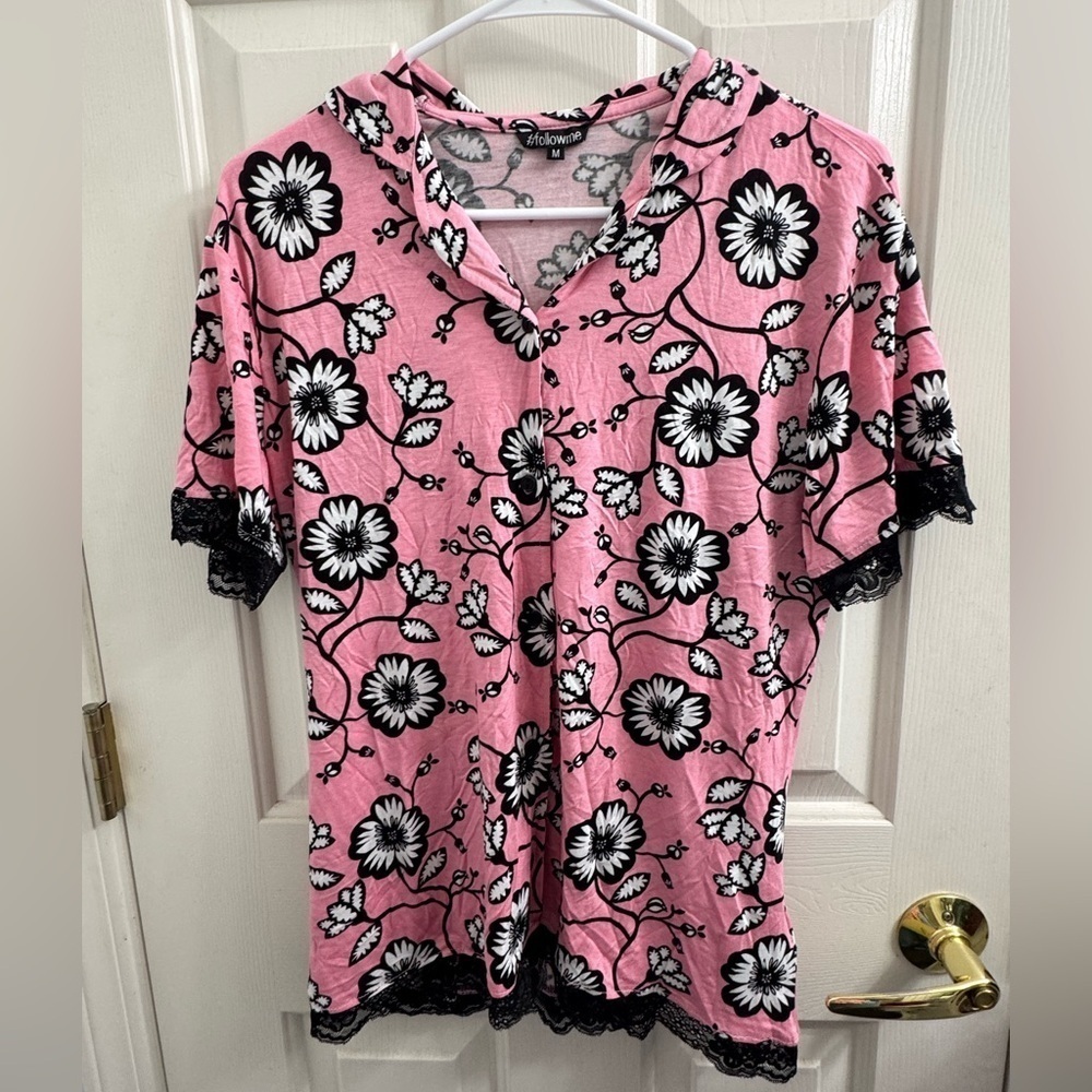 Floral Pink and Black Women's Sleepwear shorts Set - Picture 2 of 12